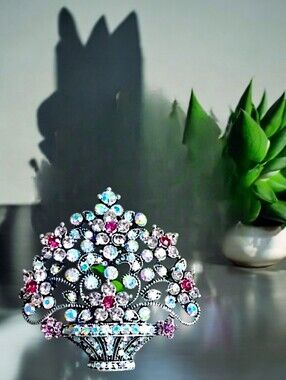 Rhinestone Flower Basket Brooch